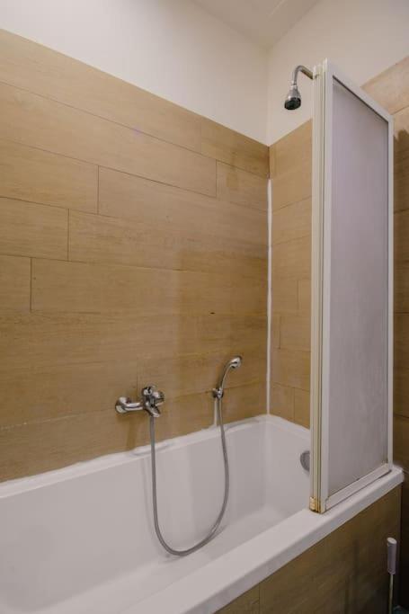 Fascino Ai Qs Apartment